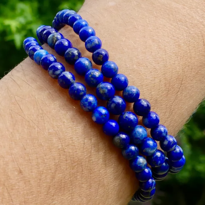 bracelet lapis lazuli en gros plan