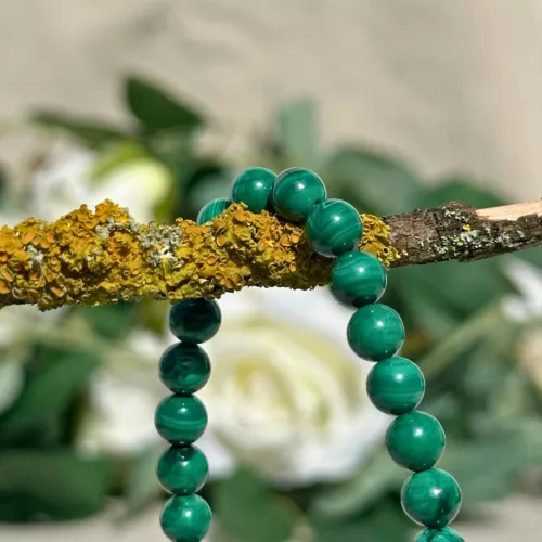 bracelet malachite en 6 mm en gros plan