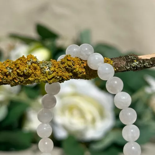 bracelet pierre de lune en 6 mm en gros plan