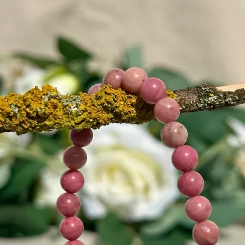 bracelet rhodonite 6 mm en gros plan