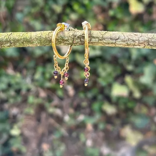 Boucles d'oreilles Reliques n°1 montées avec des perles de grenat