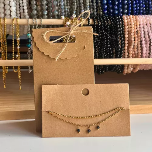 bracelet reliques n°3 et son paquet cadeau