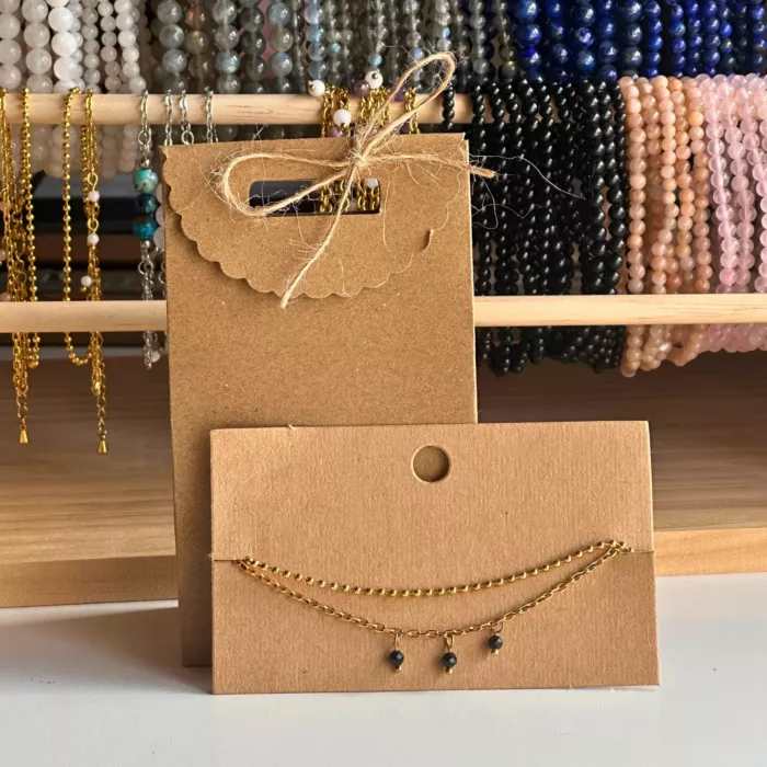 bracelet reliques n°3 et son paquet cadeau