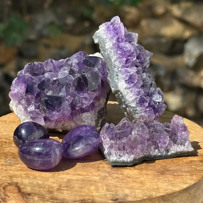 Assortiment d'améthyste druse et roulée