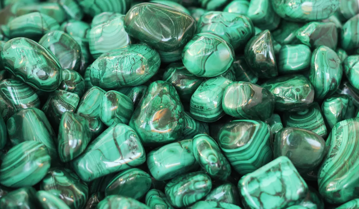 De la malachite, une pierre naturelle monoclinique