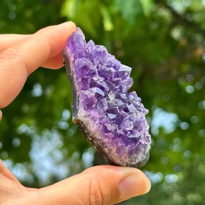 Druse améthyste de taille moyenne