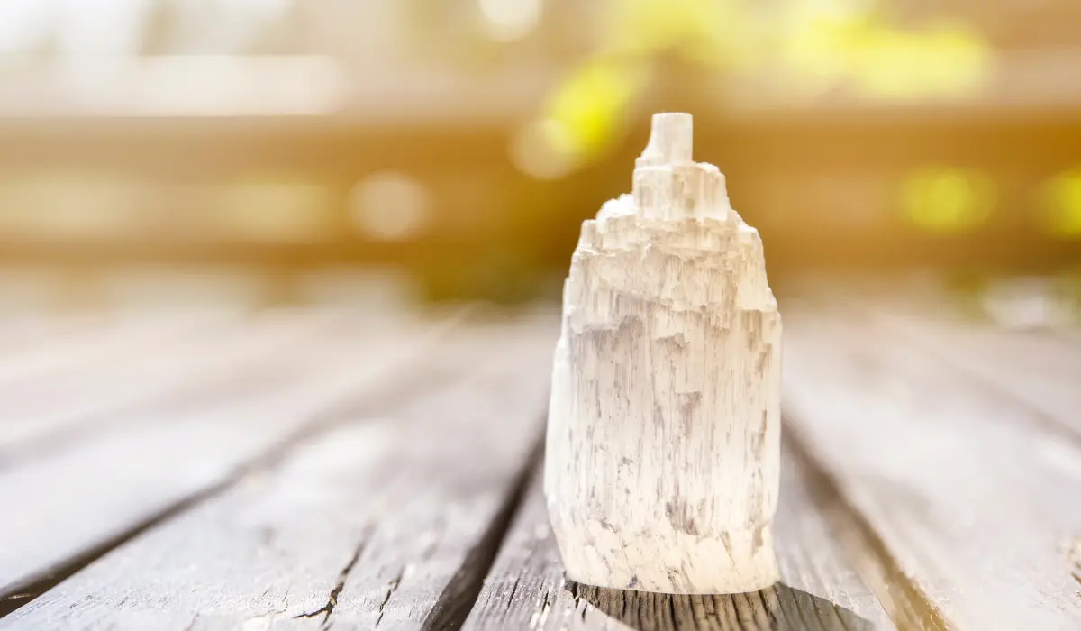 Un cristal de sélénite, en gypse