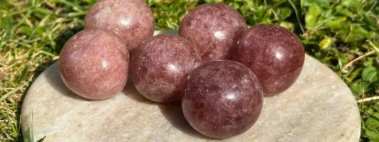 Quartz fraise sur une plaque