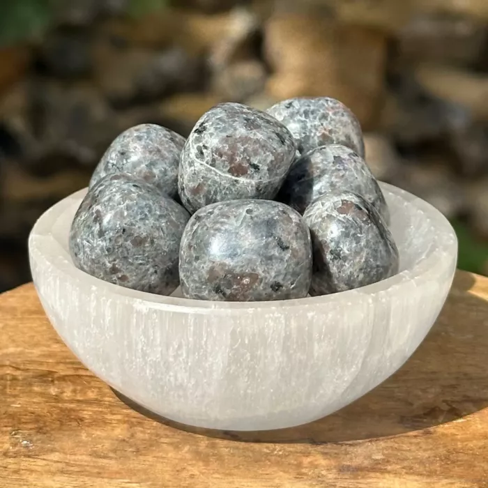 Yooperlite dans un bol