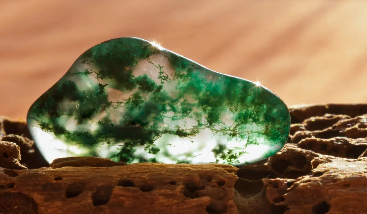 Pierre polie agate mousse
