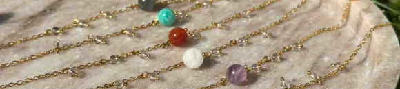 plusieurs bijoux créations par Les Reliques