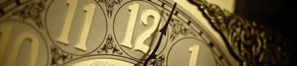horloge en très gros plan