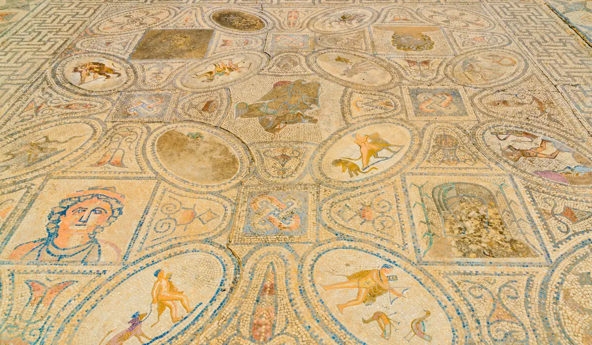 Mosaïque représentant les douze travaux d'hercule