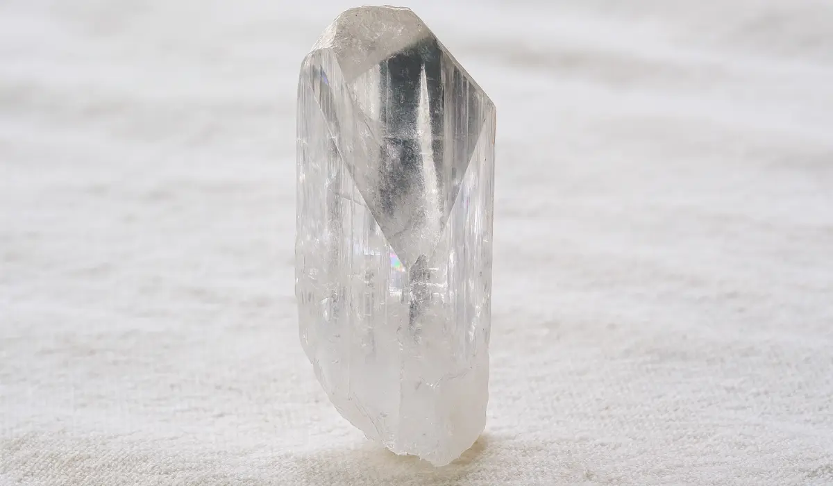 danburite en cristal