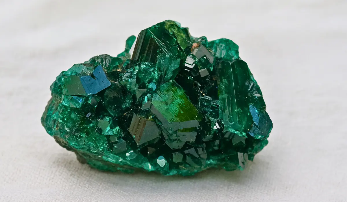 dioptase brute
