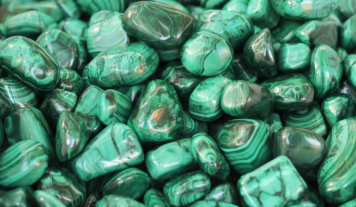 pierre roulée de malachite