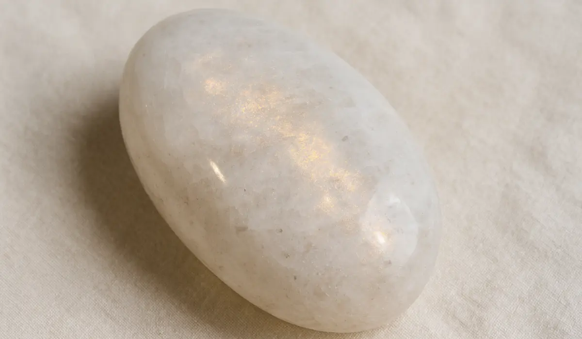 Galet de natrolite