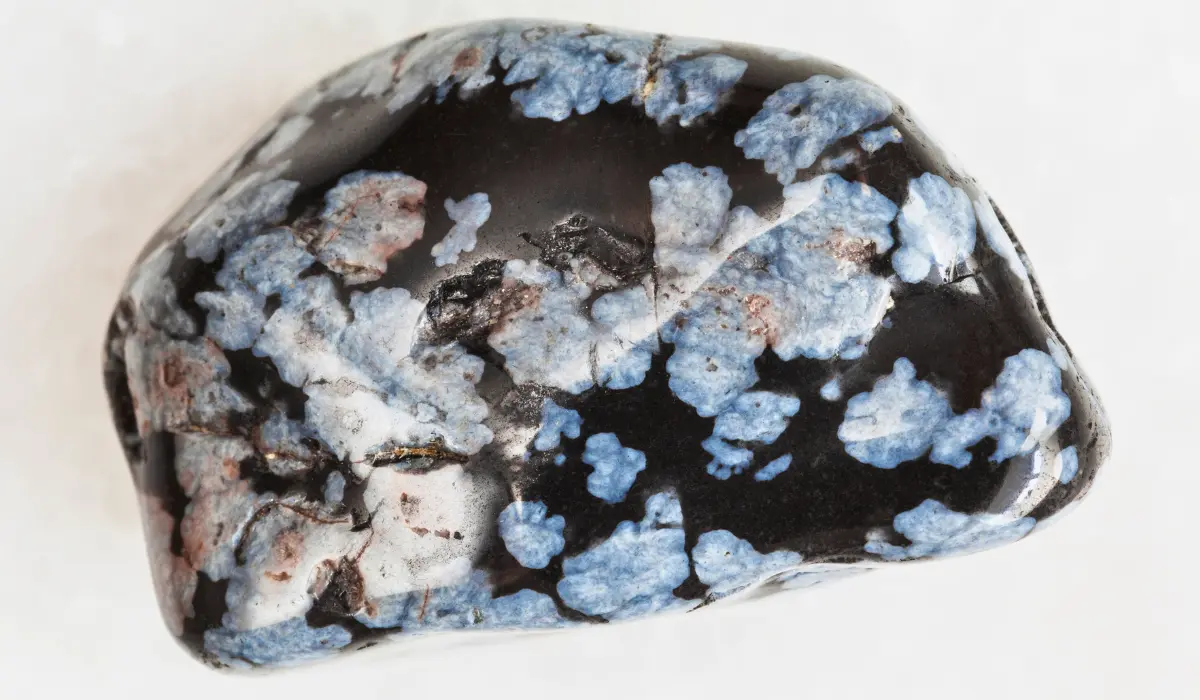 obsidienne flocon de neige polie