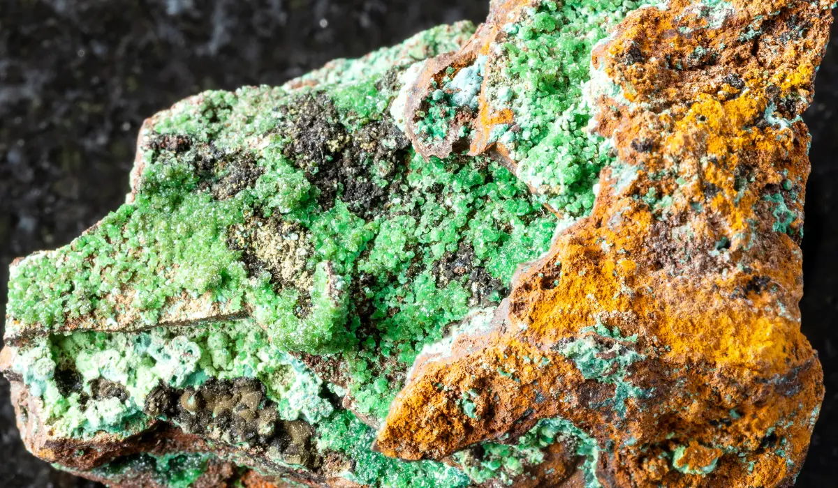 conichalcite en gros plan