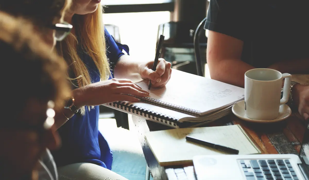 Réunion entre collègues