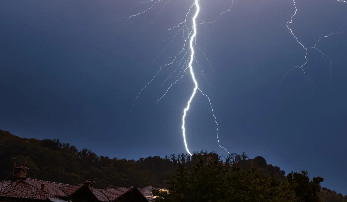 foudre ciel vers la terre
