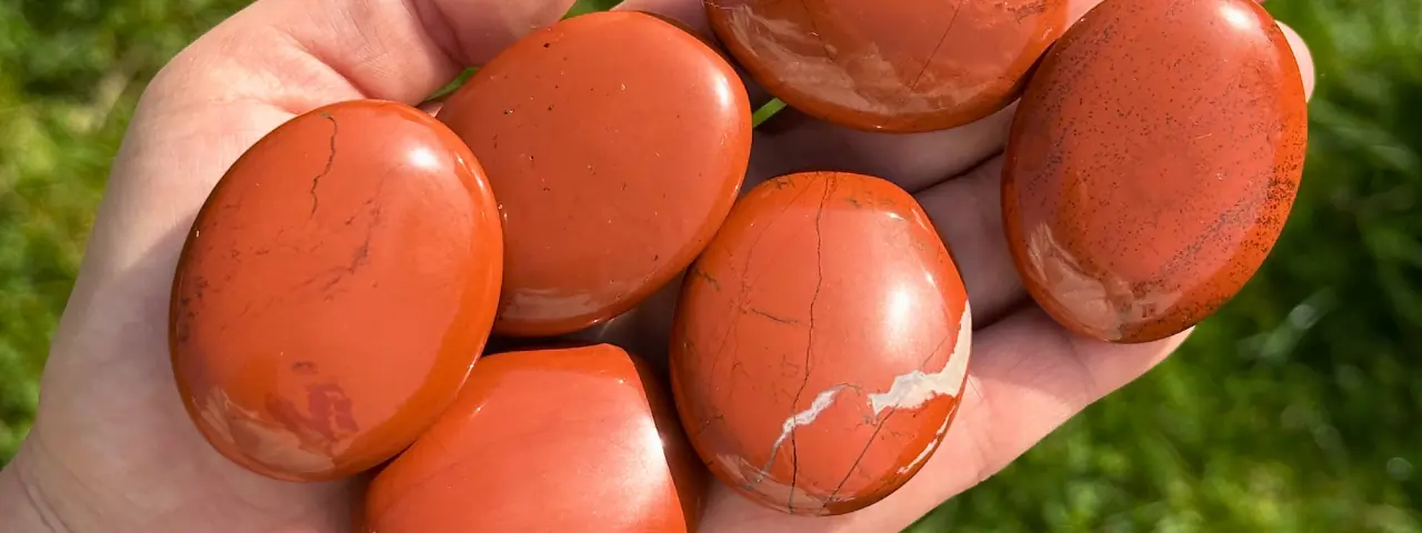 Galets de jaspe rouge