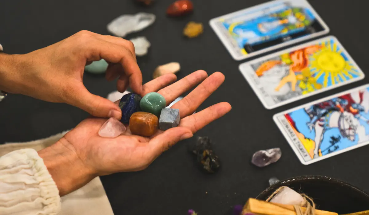 Intuition et guidance à l'aide de pierres naturelles