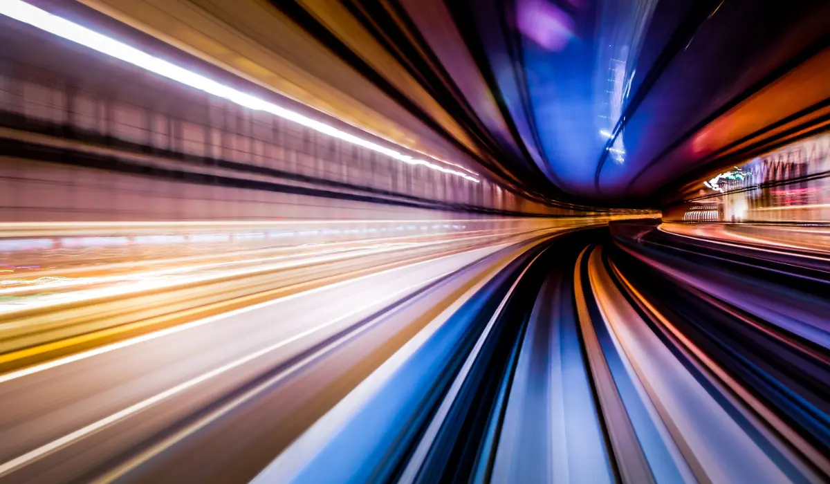 train à grande vitesse pour illustrer la transition professionnelle